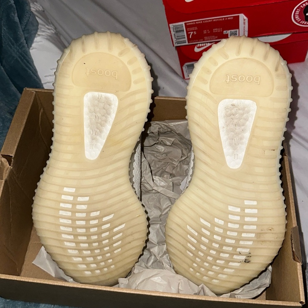 Yeezys - Picture 4 of 4